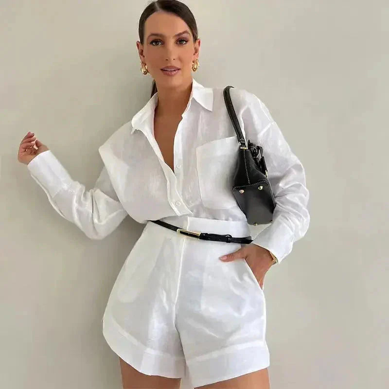 Leichtes Freizeithemd und Shorts Set für entspannten Stil