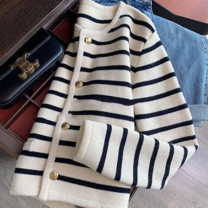 Gemütlicher gestreifter Strickpullover für herbstliche Lagenlooks
