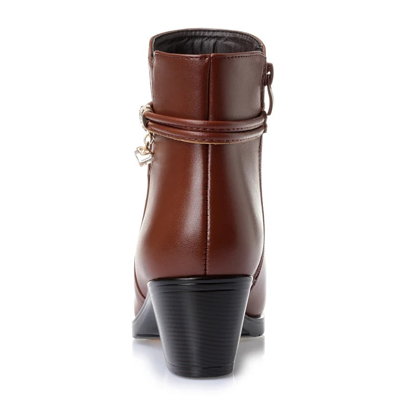 Elegante gefütterte Knöchelstiefel mit seitlichem Reißverschlussverschluss