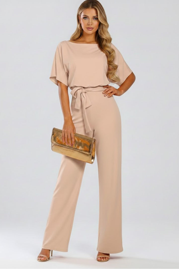 Damen Jumpsuit mit weitem Bein und Gürtel in Rückansicht