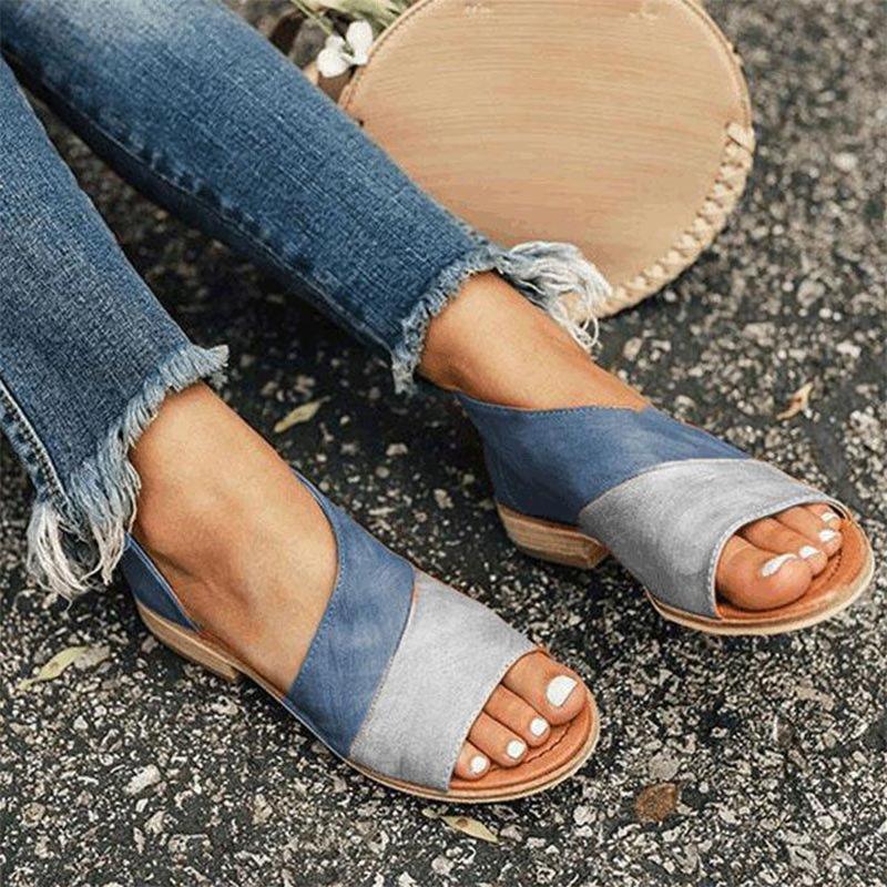 Zweifarbige Damen Sandalen mit Cut-Outs, Paaransicht in leichter Schräglage