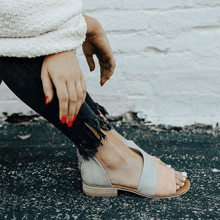 Damen Sandalen mit Cut-Outs und offener Spitze, Detailansicht des Obermaterials