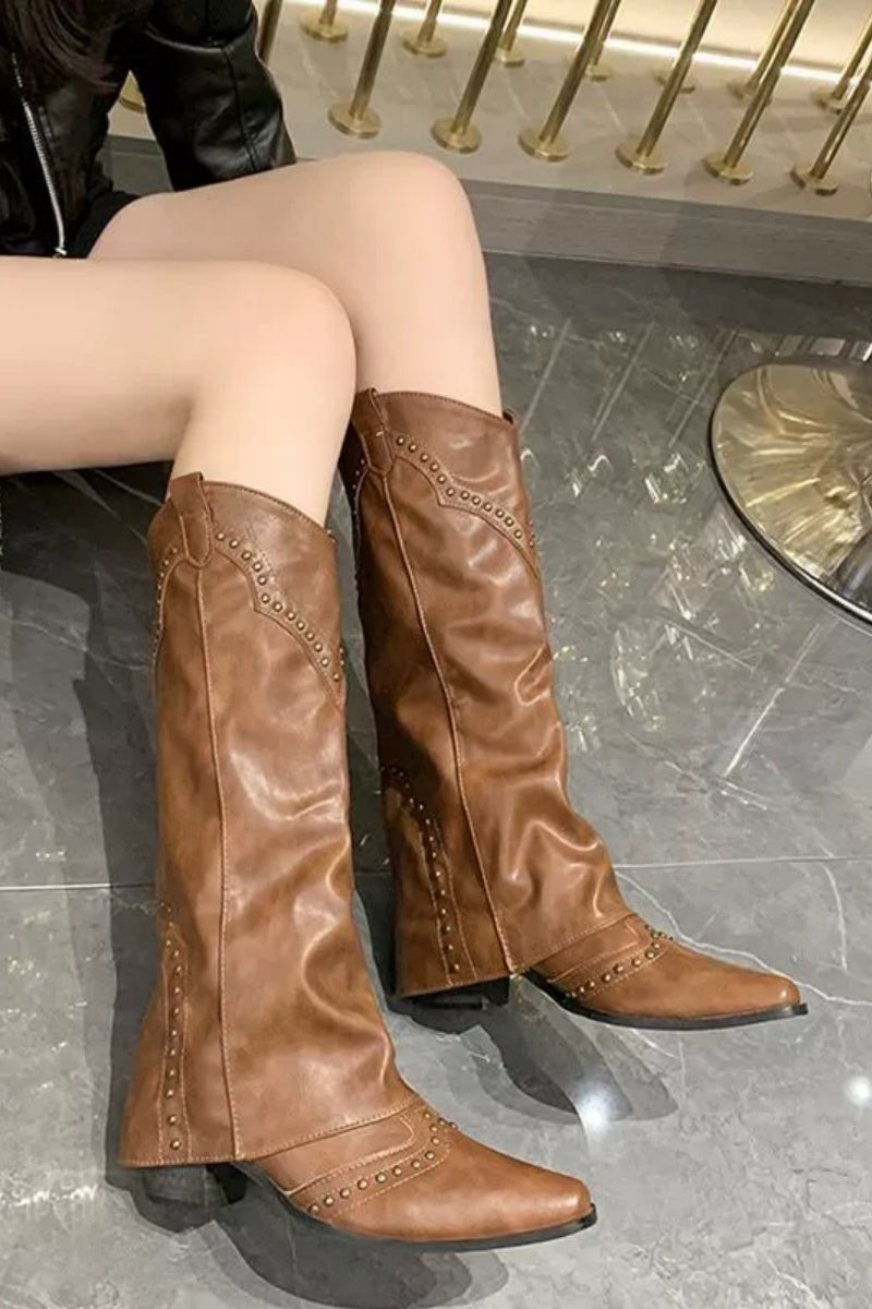 Vintage Lederstiefel mit Nieten und hohem Schaft