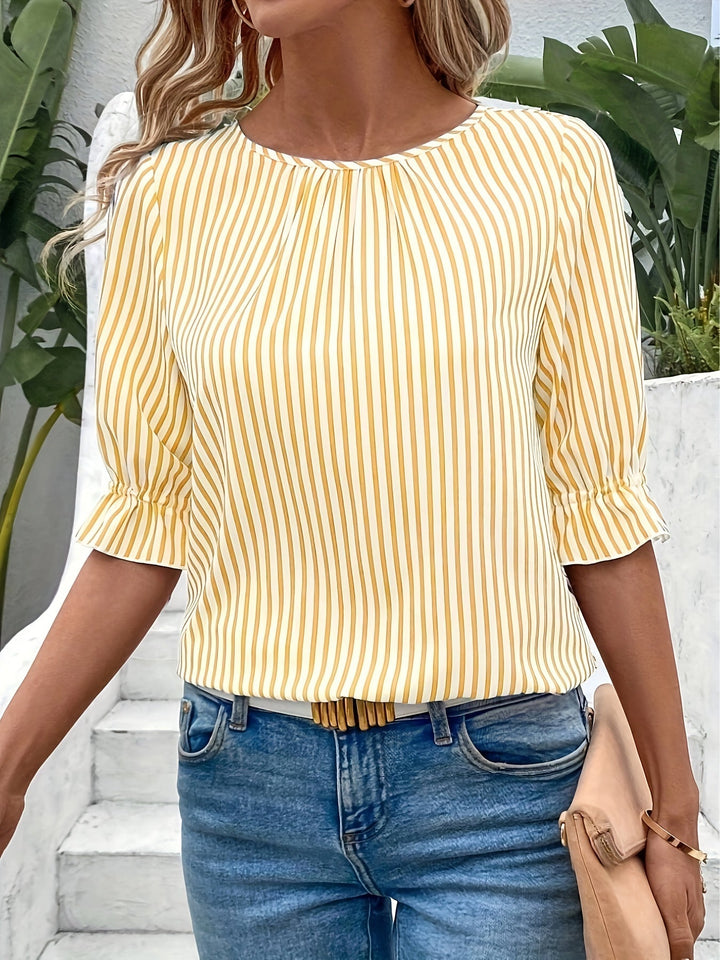 Elegante Damenbluse mit Streifenmuster, Detailansicht des Stoffes