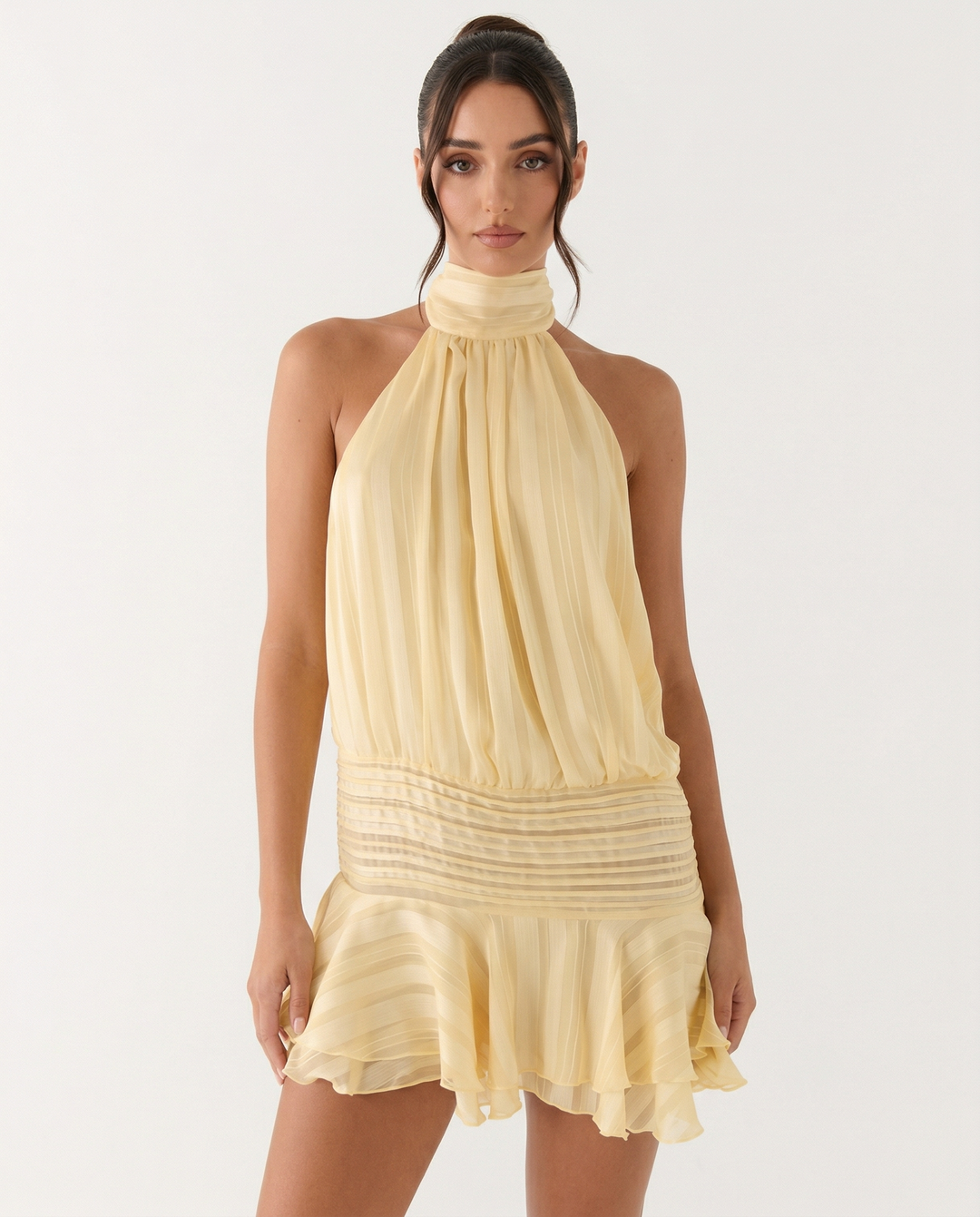 Amoura Chic Mini-Kleid mit fließender Silhouette