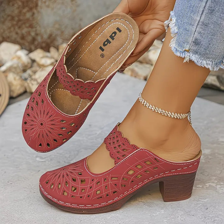 Damen Sandalen mit Cutouts und Blockabsatz in der Draufsicht