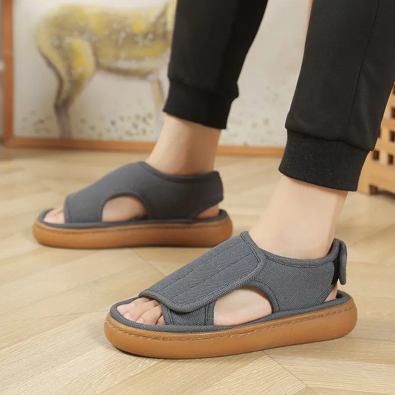 Damen Sandalen mit offener Form und profilierter rutschfester Sohle