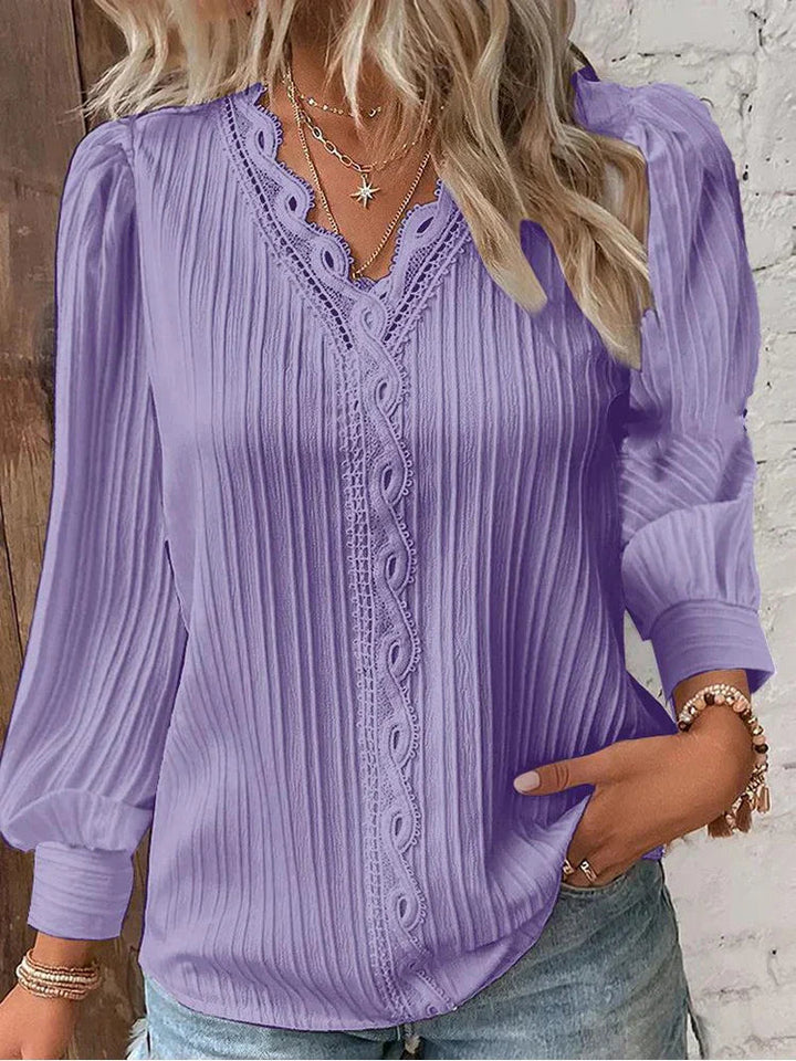 Damenbluse aus Chiffon mit Spitzenbesatz
