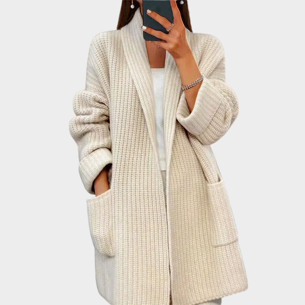 Gemütlicher gestrickter Wollcardigan-Pullover
