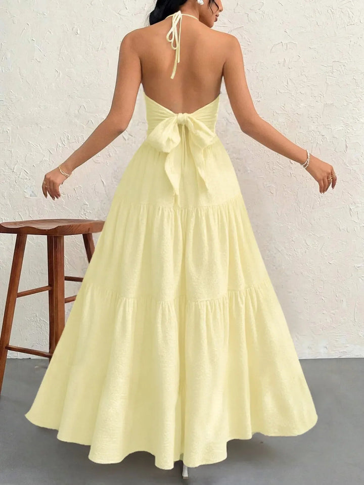 Maxikleid mit Neckholder und Stufen aus transparentem Polyester