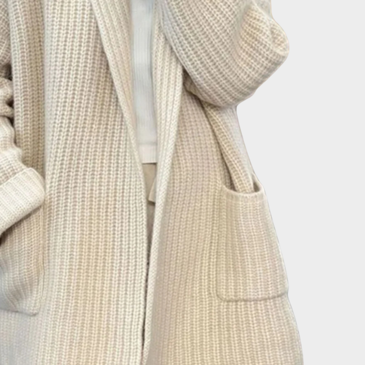 Gemütlicher gestrickter Wollcardigan-Pullover