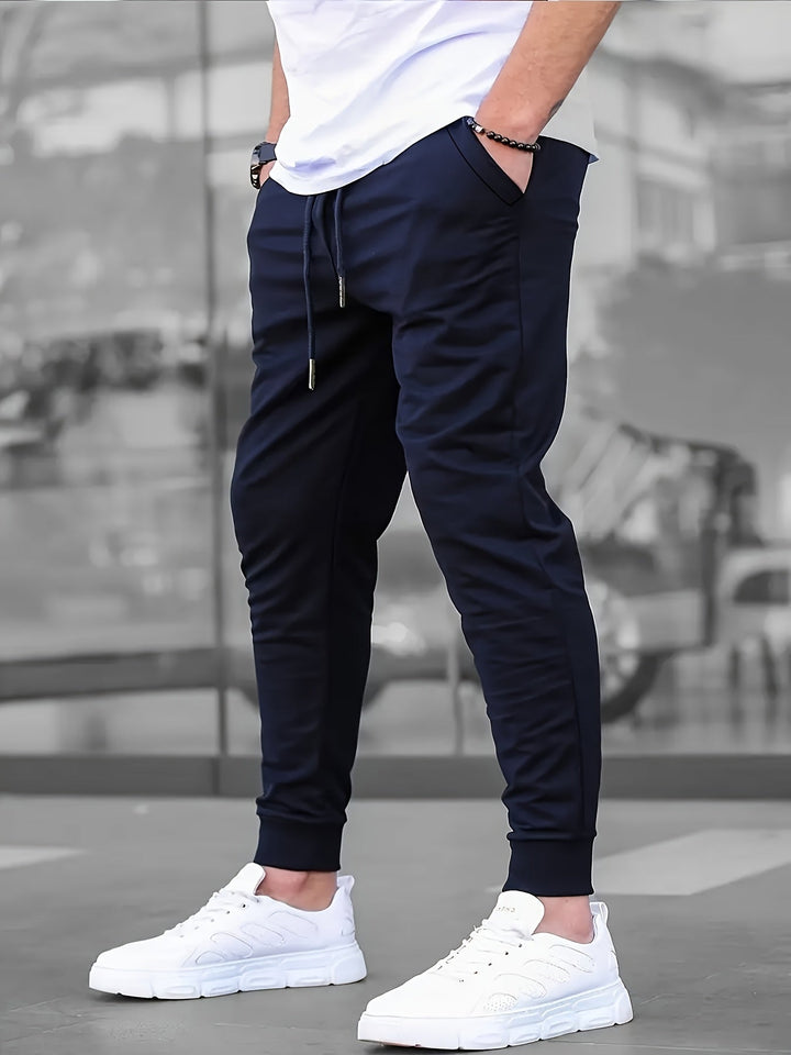 Detail des elastischen Bundes der Herren Jogginghose
