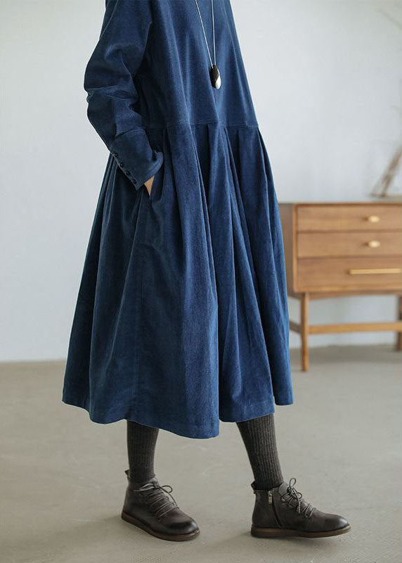 Zeitloses Cordkleid