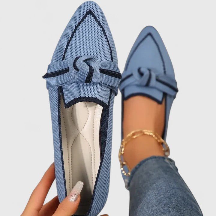 Damen-Loafer in Strickoptik mit spitzer Form und Knoten-Detail, Seitenansicht