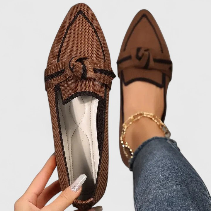 Damen-Loafer in Strickoptik mit Knoten-Detail auf dem Spann, Nahaufnahme