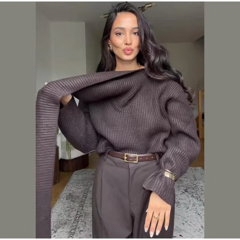 Schokoladenbrauner gerippter Pullover mit angenähtem Schal