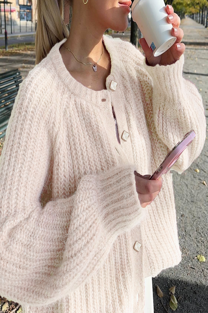 Lässiger Strickpullover mit Knöpfen und Rundhalsausschnitt Außenbekleidung