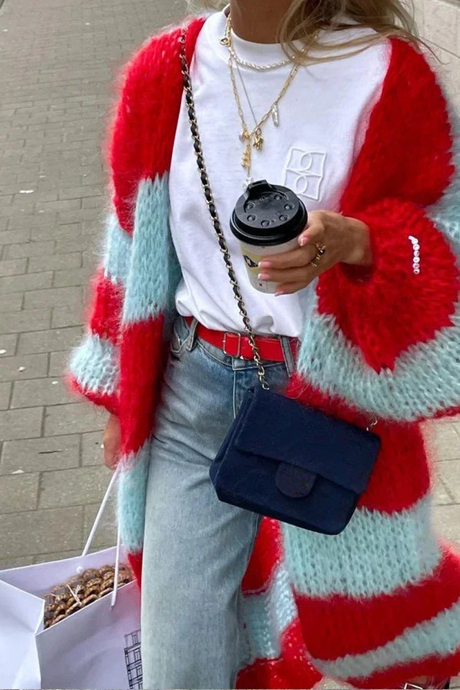 Gemütlicher übergroßer Strickcardigan mit Streifen