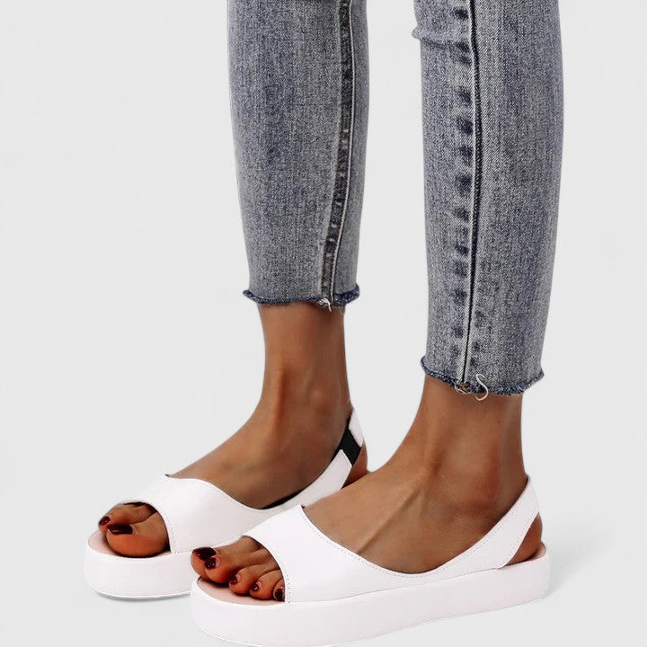 Damen Riemchensandalen mit flacher Sohle von oben gezeigt