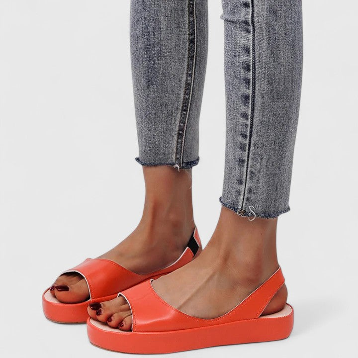 Sommerliche Damen Sandalen mit mehreren Riemchen
