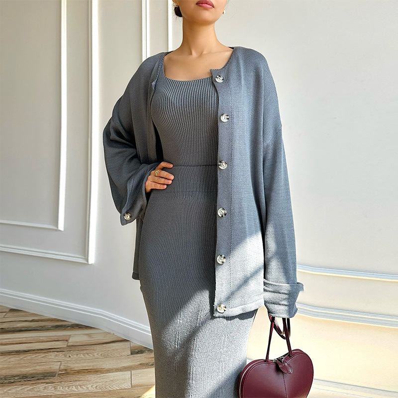 Damen-Strickset mit geknöpfter Strickjacke für einen stilvollen Alltagslook