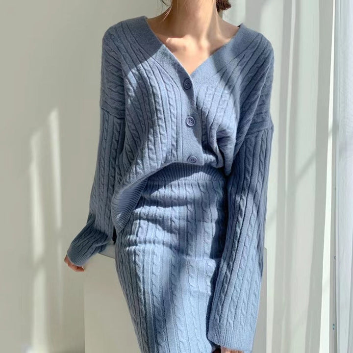 Damen-Zweiteiler mit Strickjacke und hoch tailliertem Rock für elegante Herbstlooks