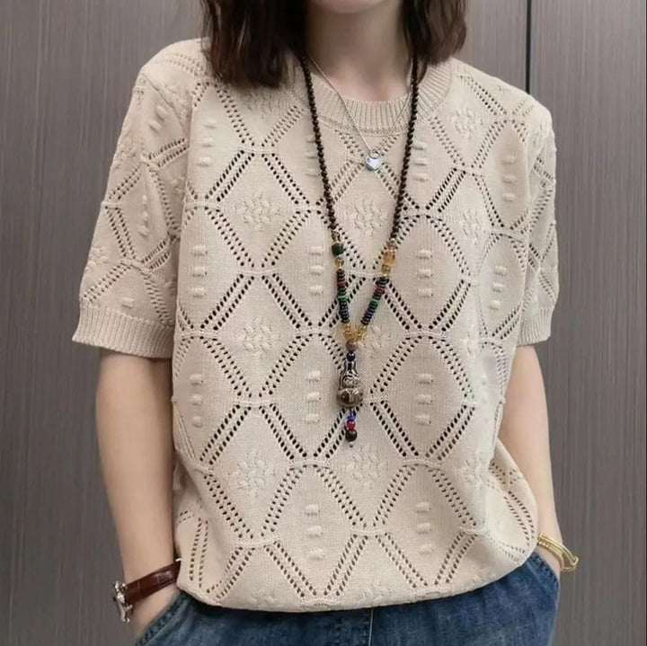 Damenpullover aus leichter Strickware mit modischen Viertelärmeln