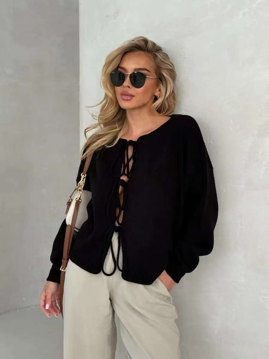 Schicker Kurzstrickjacke mit Schnürung