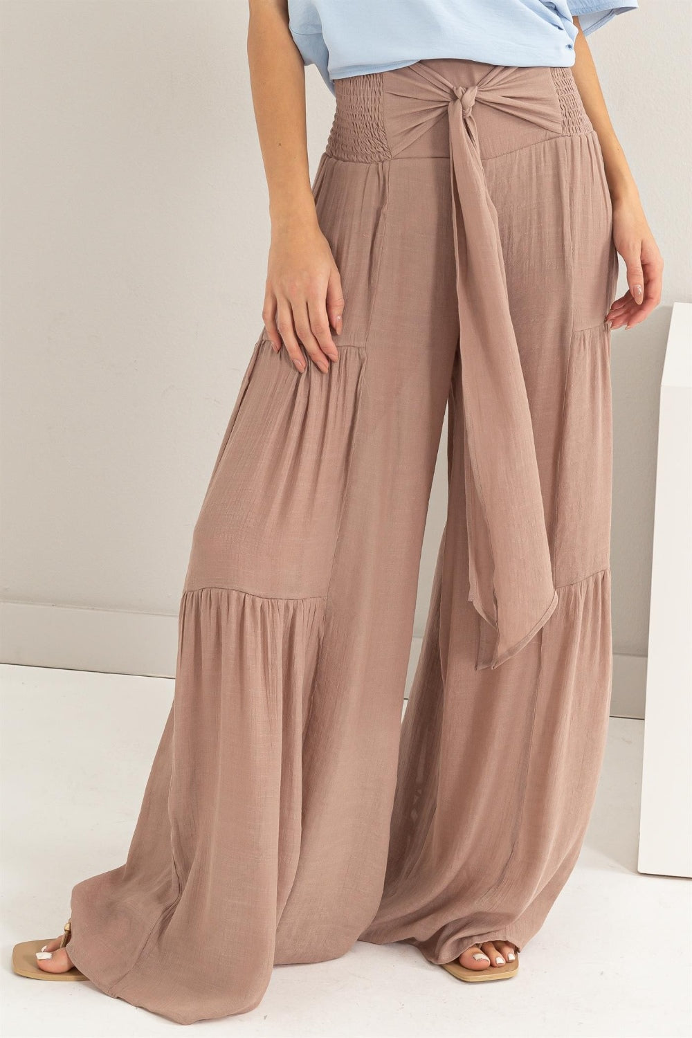 Weite Hose mit vorderer Bindung für Damen