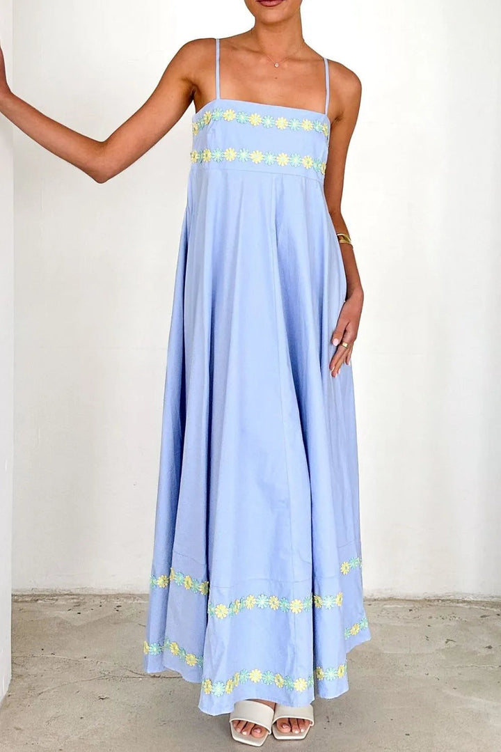 Maxikleid aus Satin mit Blumenstickerei
