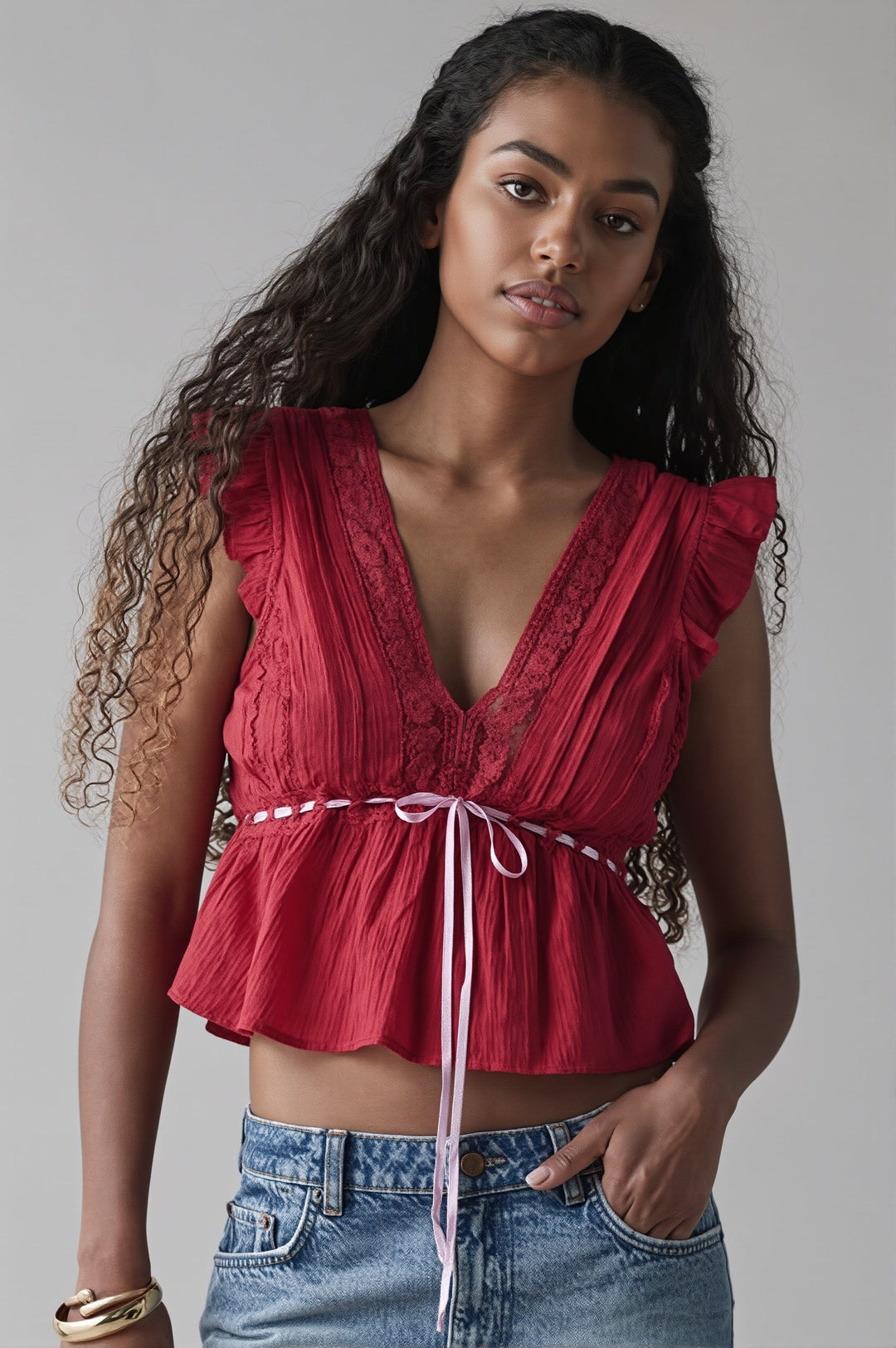 Damen Rüschenbluse mit Spitze und Bindeband als eleganter Look