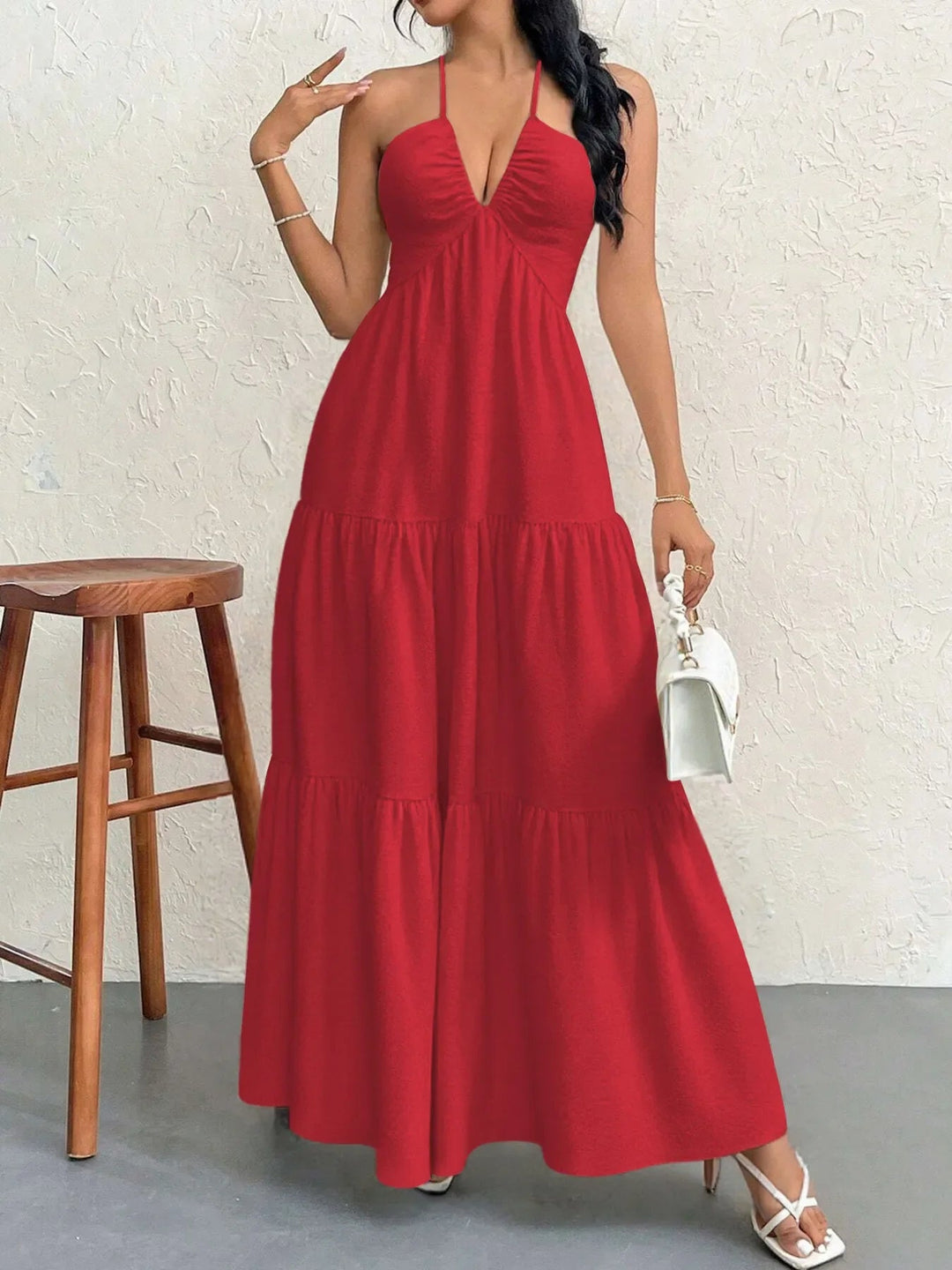Maxikleid mit Neckholder und Stufen aus transparentem Polyester