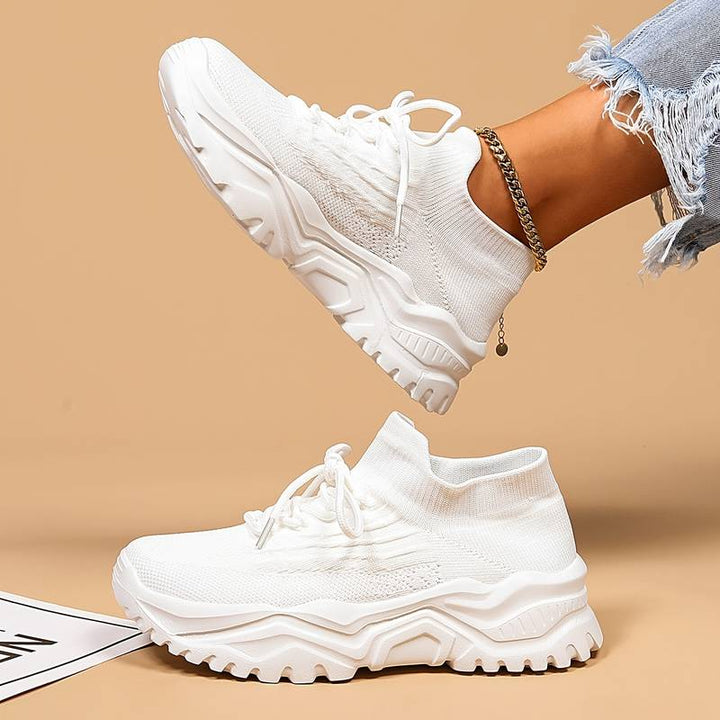 Bequeme orthopädische Schuhe mit zusätzlicher Fußunterstützung
