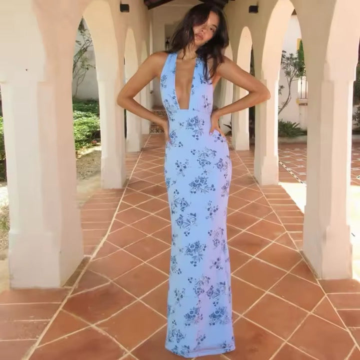 Damen Maxikleid in Blau mit floralem Print und Neckholder vorne gezeigt
