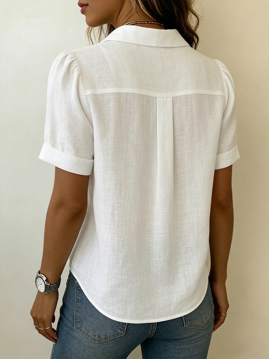 Damenbluse mit Plisseedetail und Regular Fit in schlichter Produktansicht
