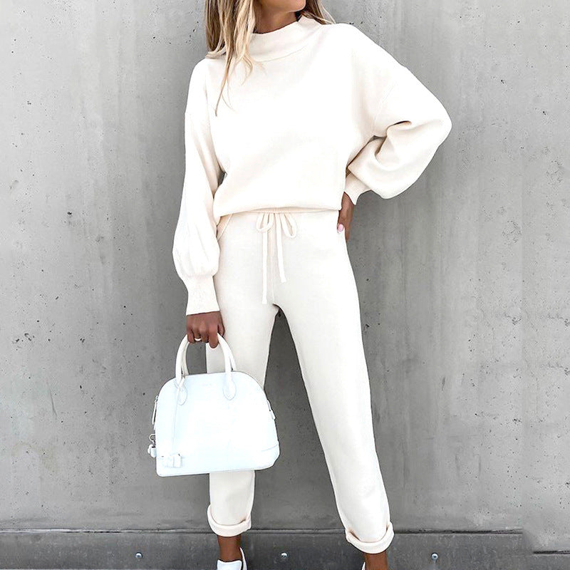Damenoberteil des Loungewear-Sets mit wärmendem Rollkragen