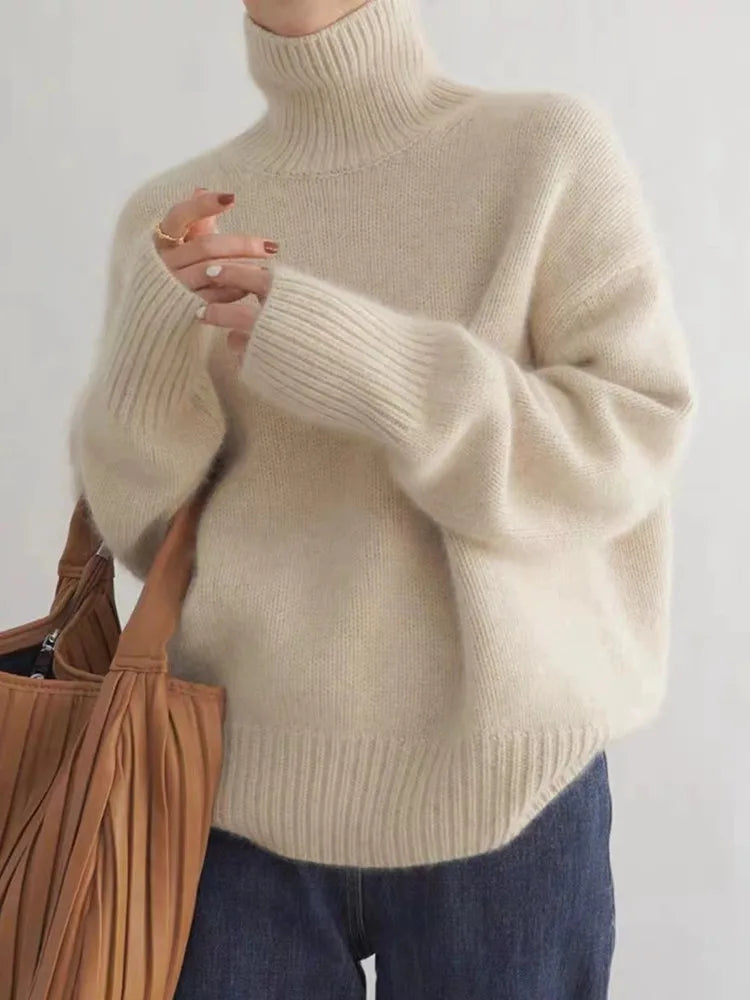 Gemütlicher weicher Strickpullover mit Rollkragen für kühle Tage