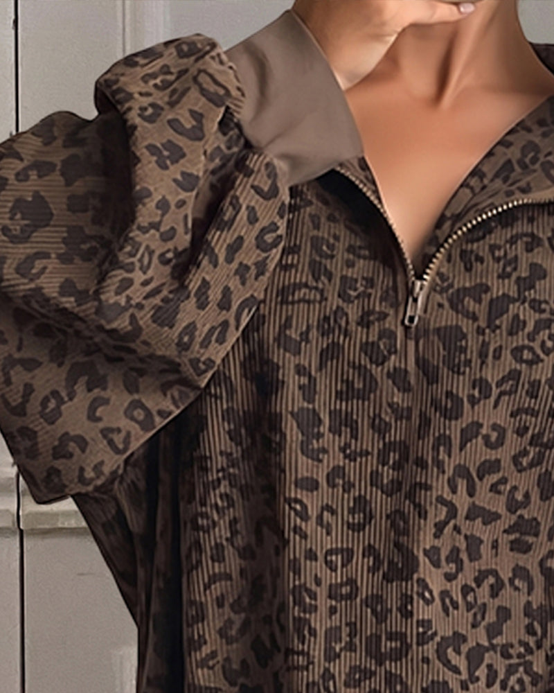 Damen-Sweatshirt mit auffälligem Leopardenprint