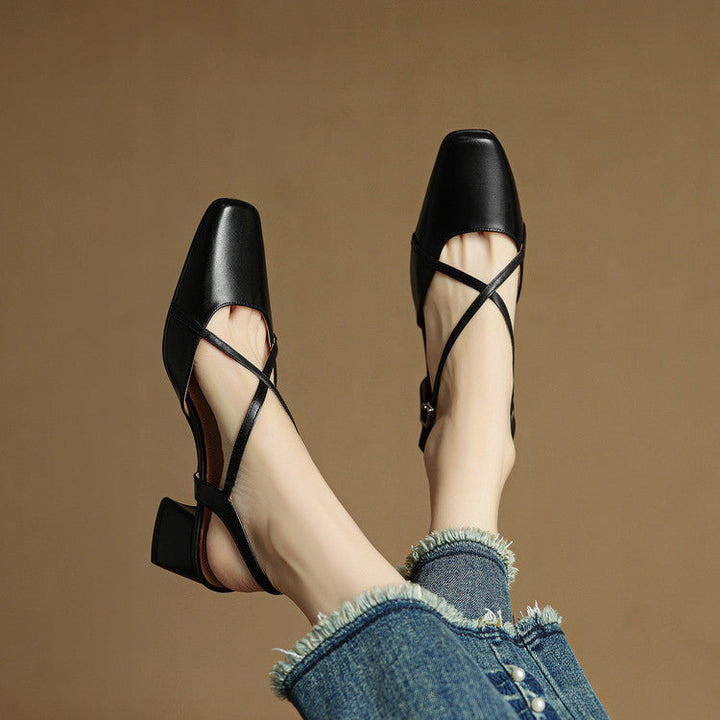 Elegante Damen Pumps mit Crisscross-Riemen und Blockabsatz im Profil