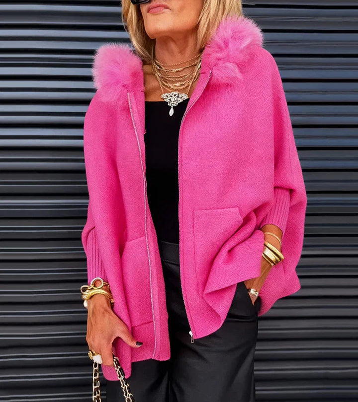 Legere Kapuzenjacke mit luxuriösem Pelzkragen