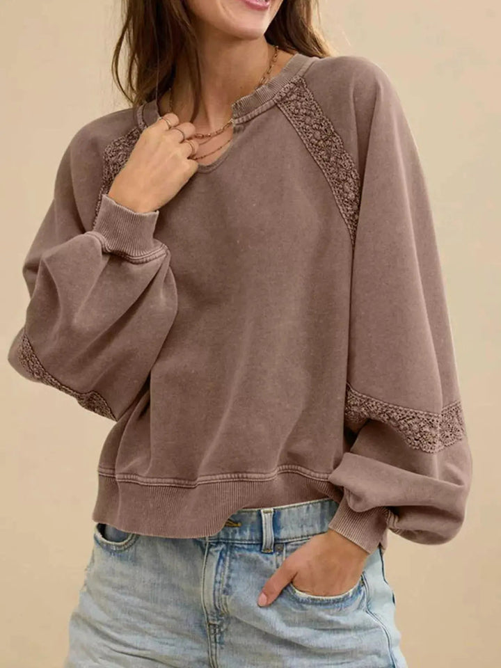 Gemütliches Sweatshirt mit Spitzenbesatz für lässig-schicke Looks