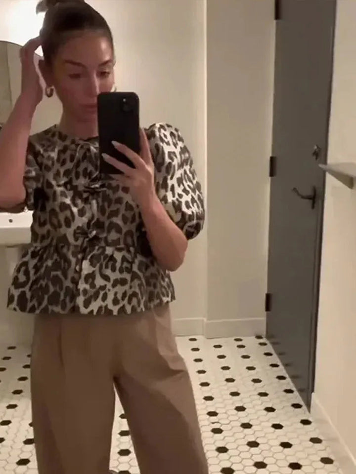Bluse mit Leopardenmuster, Puffärmeln und Schleifendetail