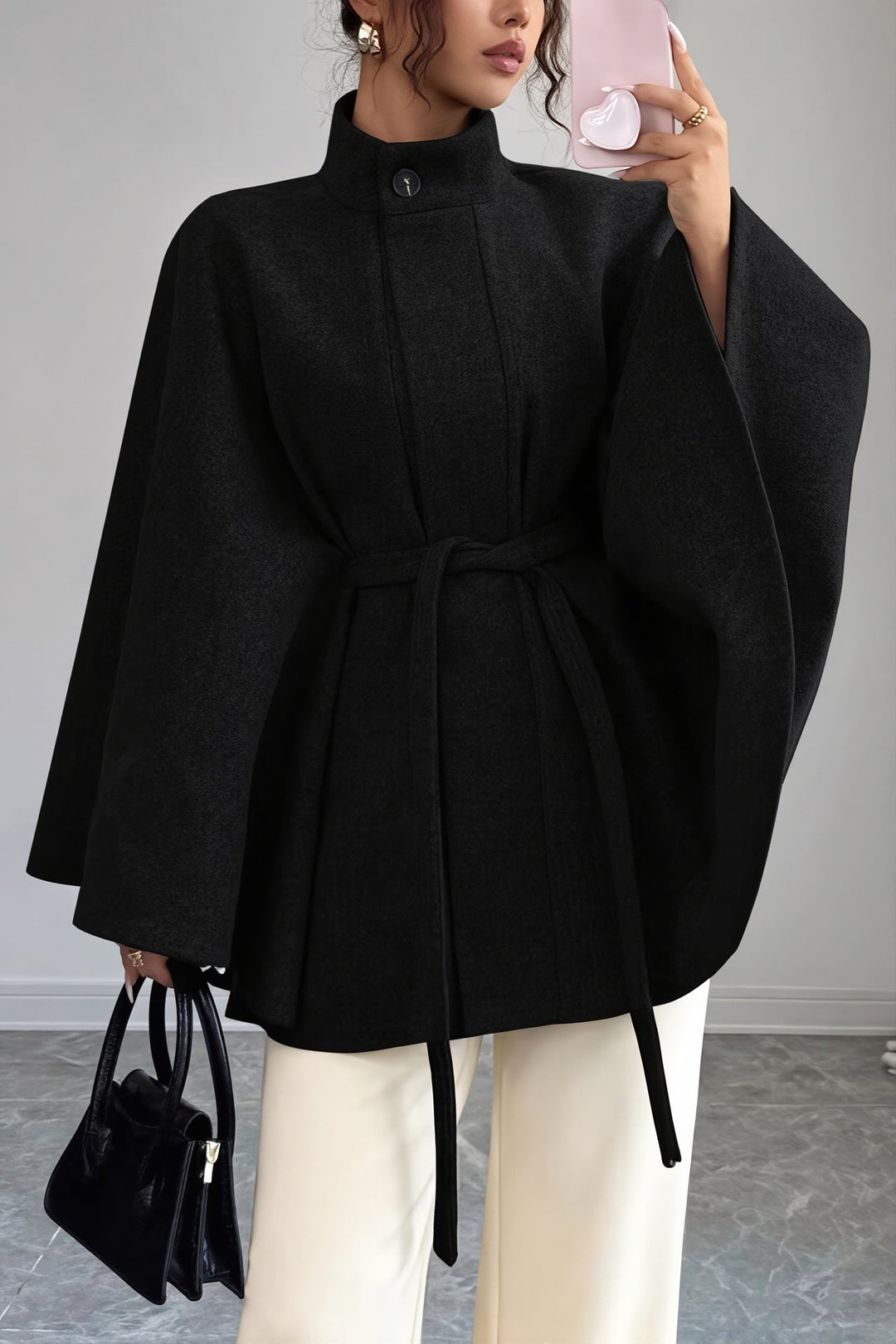 Damen-Cape-Jacke in Wolloptik mit Gürtel, frontal dargestellt