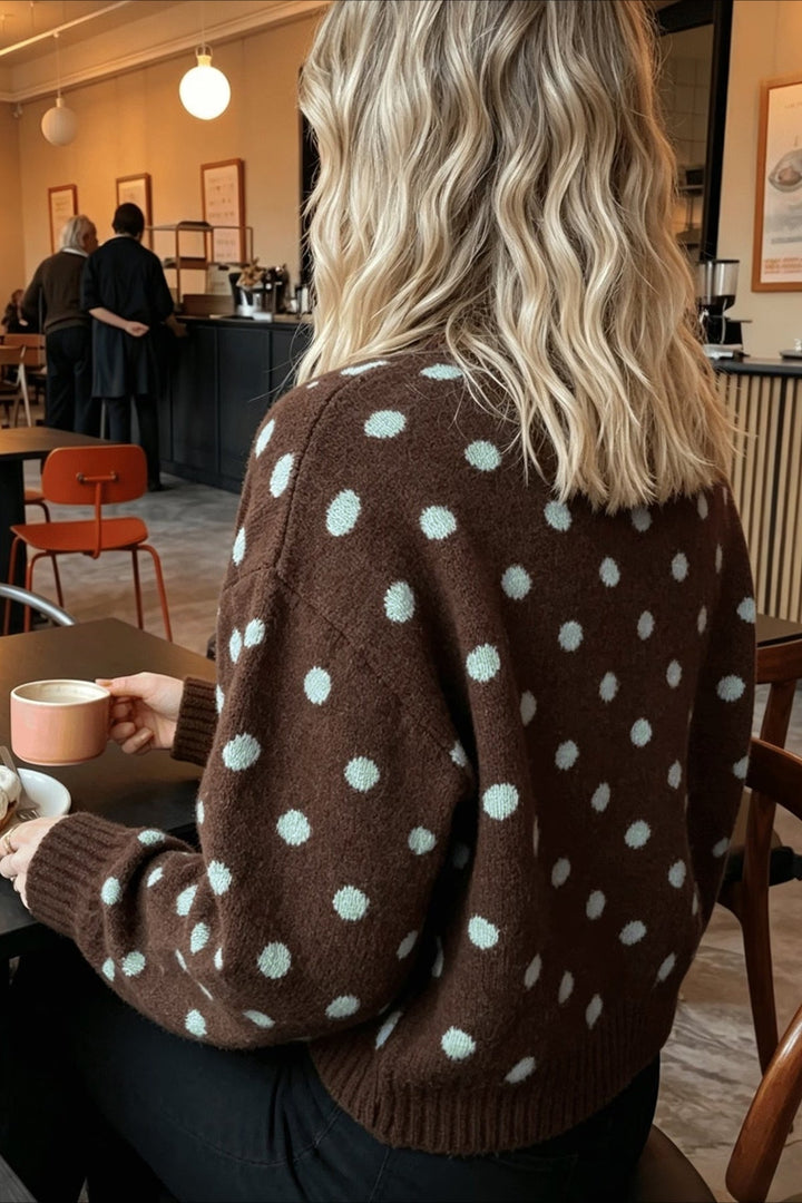 Brauner Damen-Strickpullover mit hellblauen Tupfen und Rundhalsausschnitt