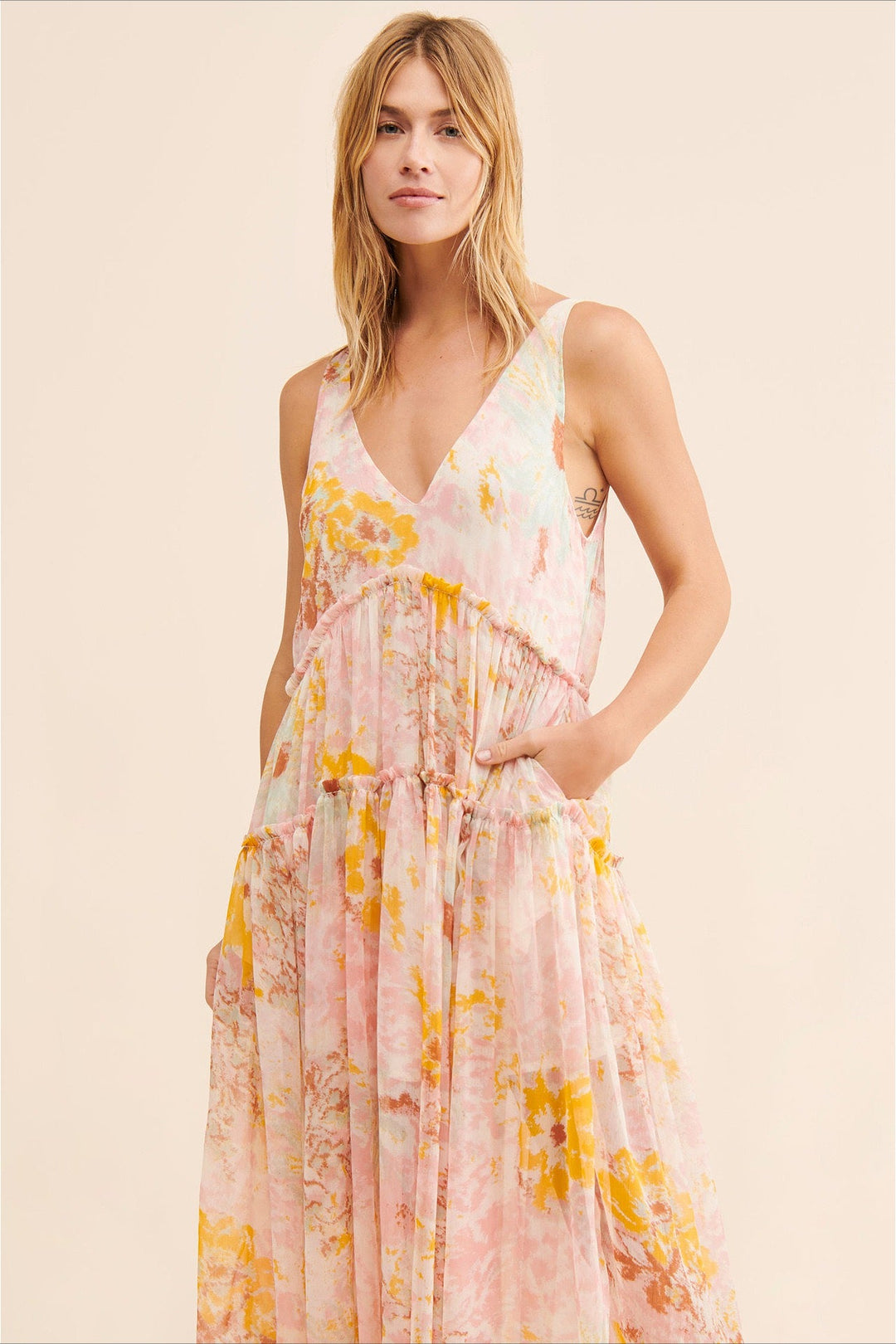Maxikleid für Damen im Boho-Stil mit ärmellosem Schnitt und floralem Design
