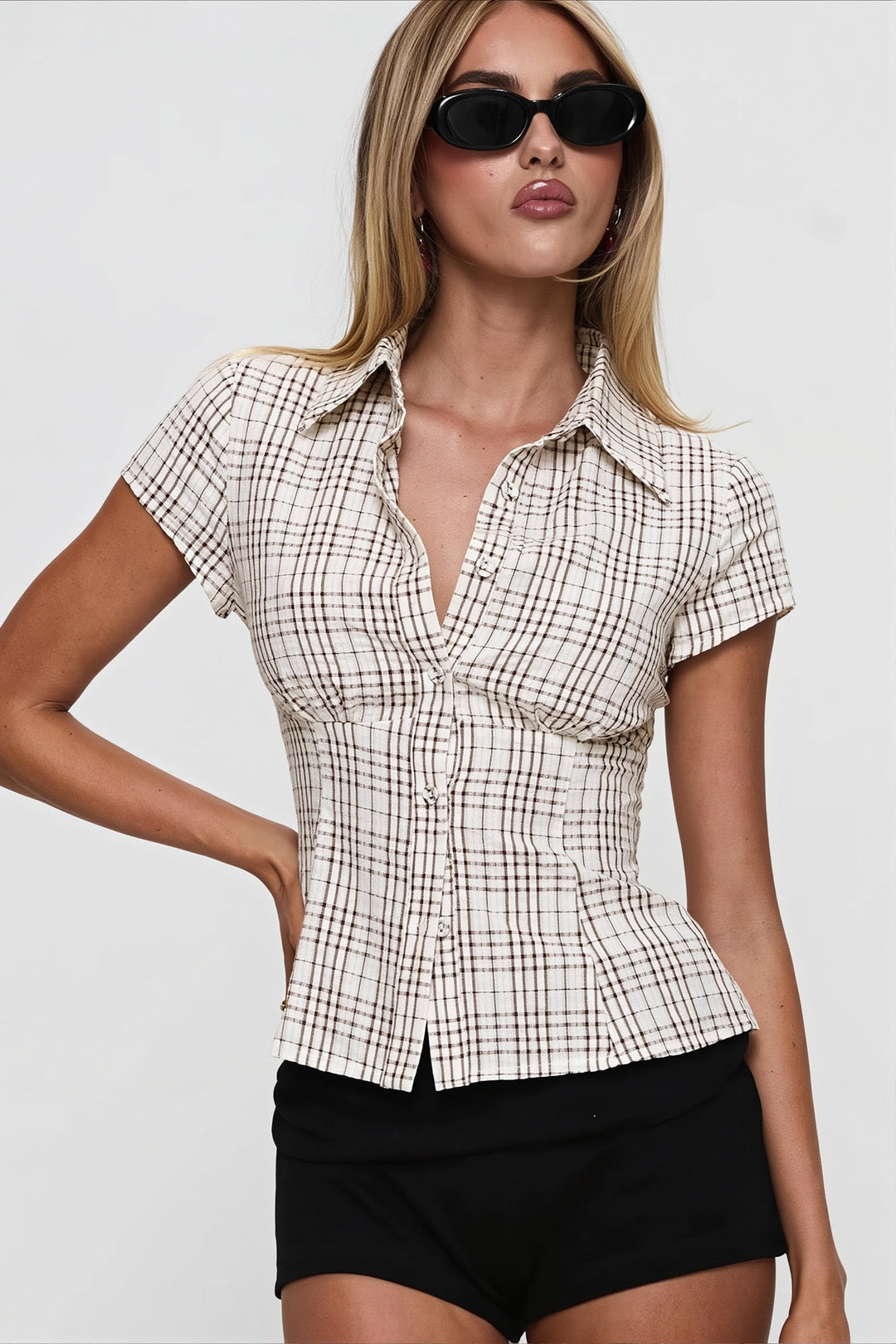Damen Kurzarmbluse Mit Polokragen Und Raffung Slim Fit