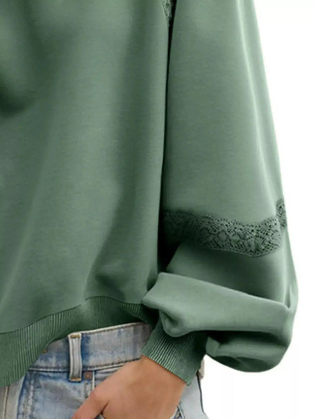 Gemütliches Sweatshirt mit Spitzenbesatz für lässig-schicke Looks