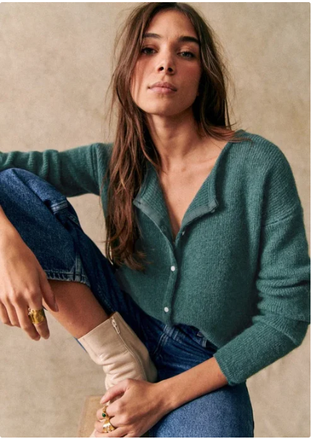 Gemütlicher Damenstrickjacke mit V-Ausschnitt und Knöpfen