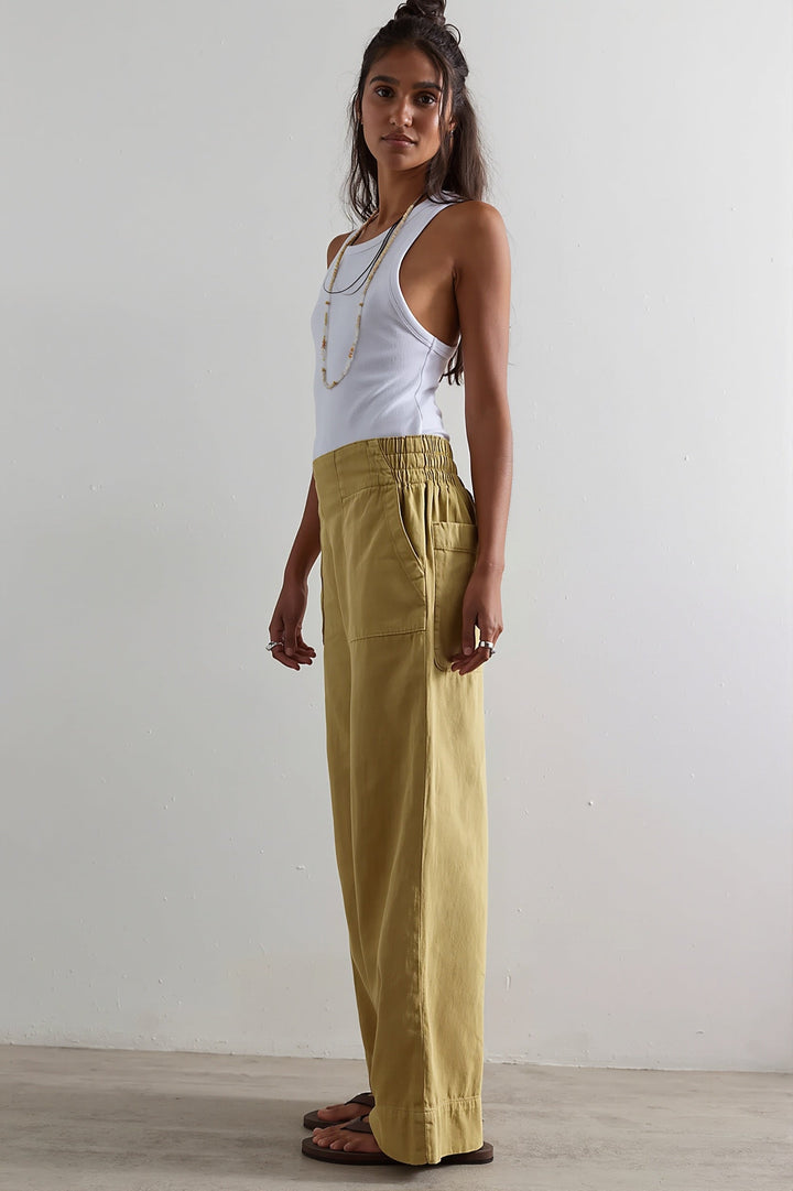 Damen Baggy-Jeans mit elastischem Bund in Seitenansicht