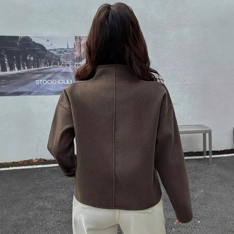 Legere kurze Jacke mit Stehkragen und Reißverschlussverschluss
